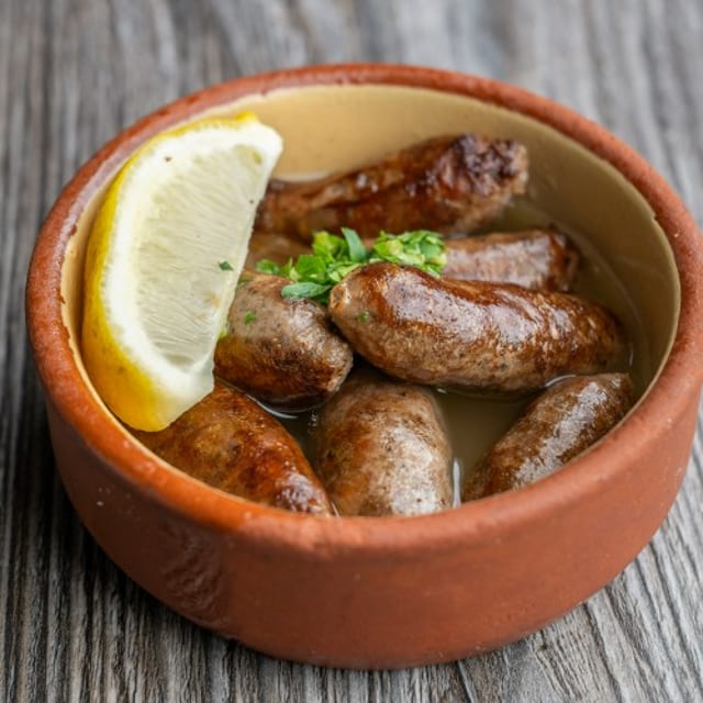 Makanek.
